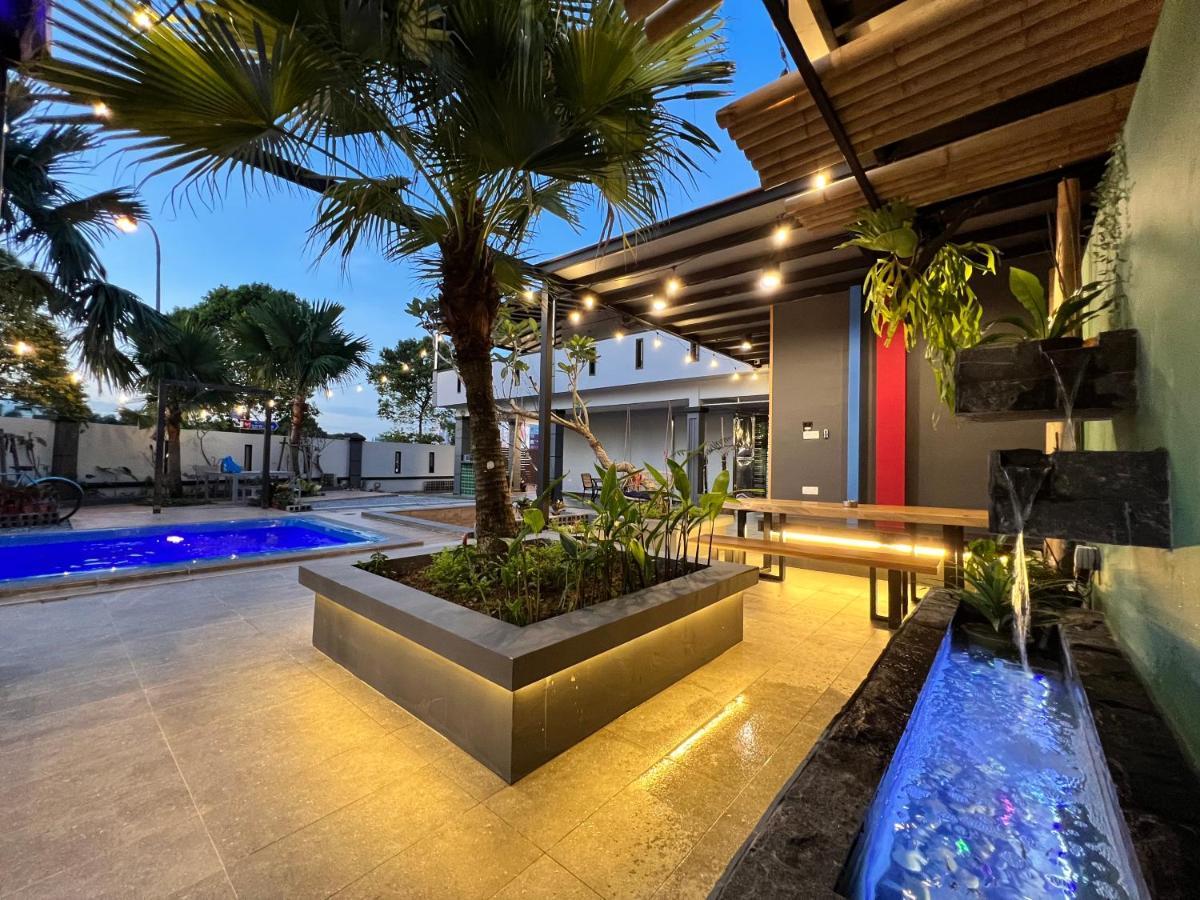 The Uniique Haus - Johor 1St Staycation Water Dining Experience Johor Bahru Exterior foto