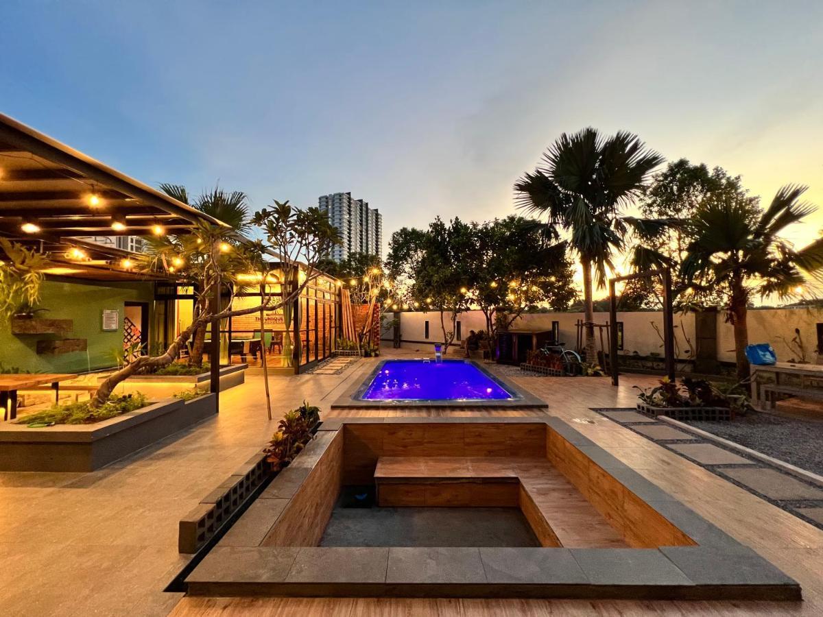 The Uniique Haus - Johor 1St Staycation Water Dining Experience Johor Bahru Exterior foto
